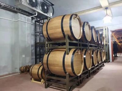 儀隴企業(yè)家回報家鄉(xiāng):新疆種上萬畝葡萄 加工成汁運回家鄉(xiāng)釀酒