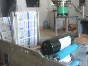 半自動葡萄酒瓶貼標機圖片,半自動葡萄酒瓶貼標機高清圖片 東莞市厚街銳鐵自動化設(shè)備廠,