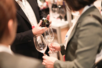 專訪VINEXPOSIUM CEO:葡萄酒市場結(jié)構(gòu)已發(fā)生變化,酒莊不應(yīng)過度依賴進口商